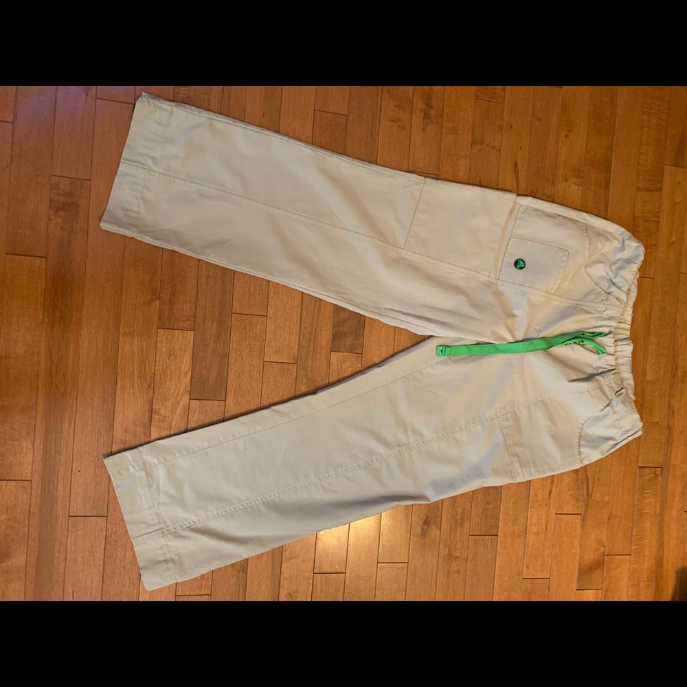 Croc scrub pants in EUC